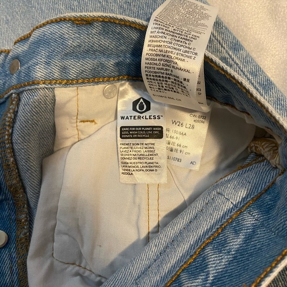 Levi 501 Light Wash Jeans - Picture 4 of 7